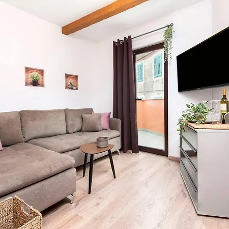 Ferienwohnung Kuca Melina Rovinj Exterior foto